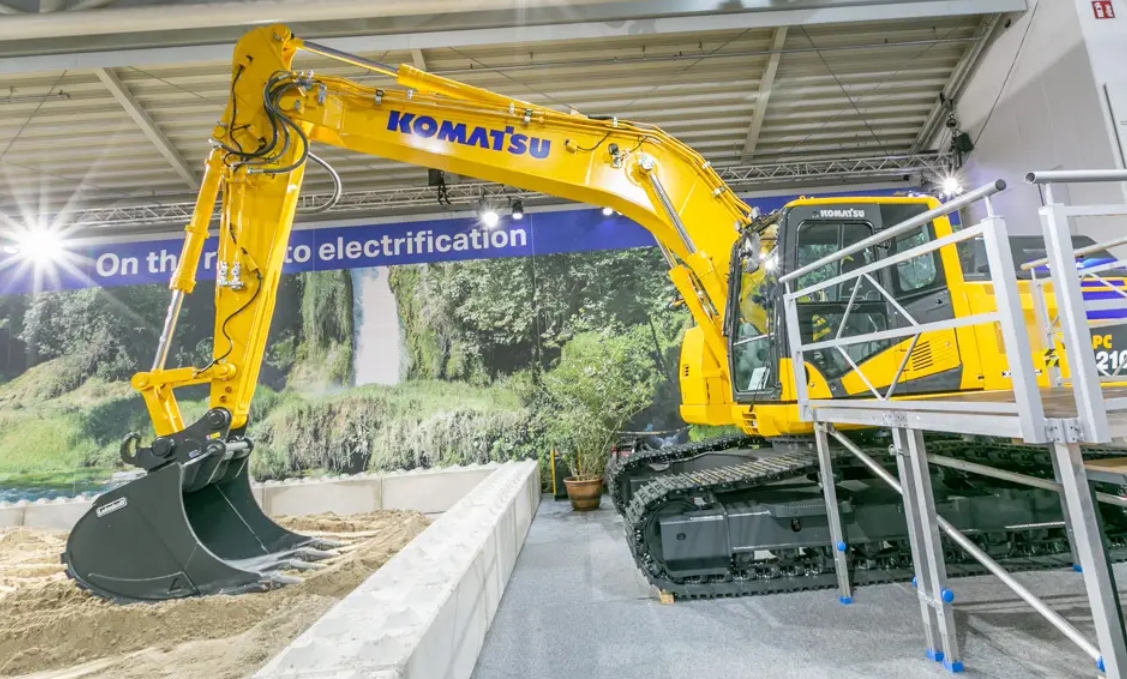 Komatsu PC210E first electric excavator