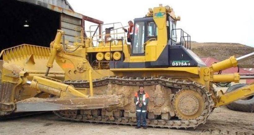 Komatsu D575A-3SD